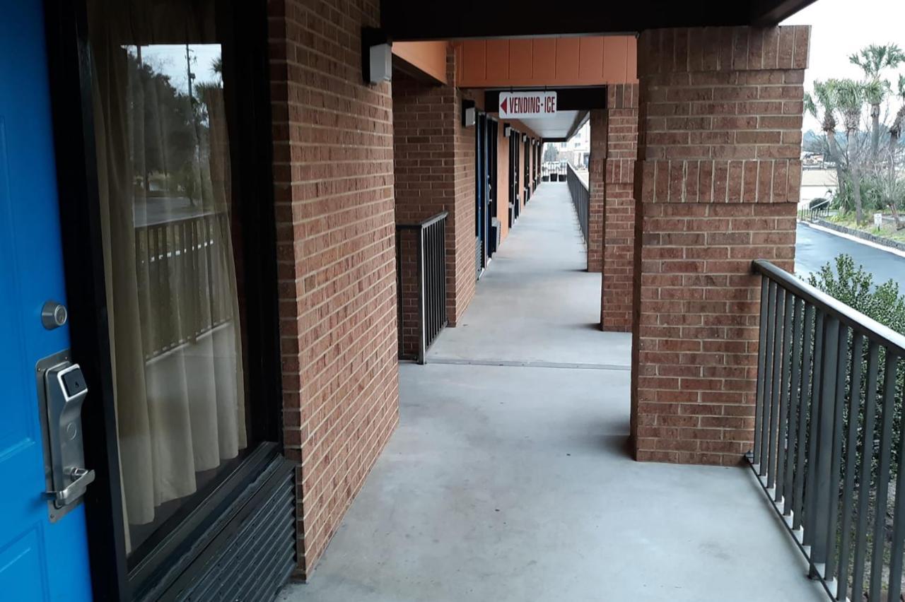 Super Value Inn Valdosta Exterior foto